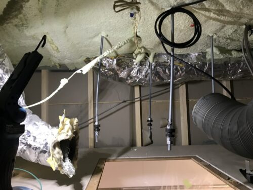 浴室乾燥機FY-13UGT3D撤去後の天井裏状態